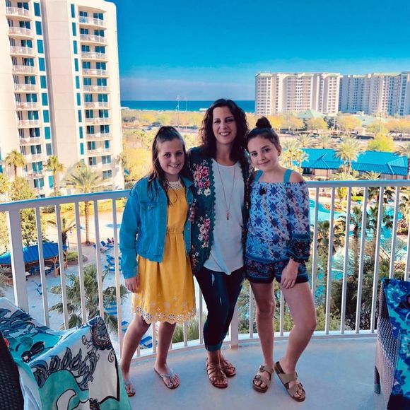 Meet your Posher, Rachel - Picture 1 of 1